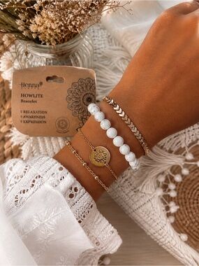 NWT Howlite Bead Bracelet Crown Chakra White Stone Stretch Bracelet Boho